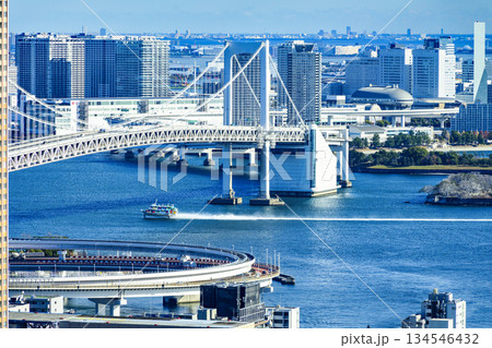 東京都港区 高輪ゲートウェイシティ ニュウマン高輪 28階 山吹の庭からレインボーブリッジ方面 東京都港区 高輪ゲートウェイシティ ニュウマン高輪 28階 山吹の庭からレインボーブリッジ方面 134546432
