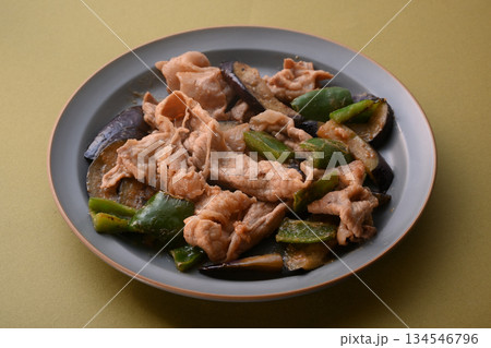 ナスとピーマンと豚肉の味噌炒め 134546796