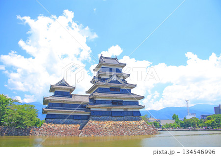 長野県松本市、国宝松本城の風景 長野県松本市、国宝松本城の風景 134546996