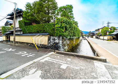 【重要伝統的建造物群保存地区】上賀茂　春の街並み3　京都府京都市北区 134547352