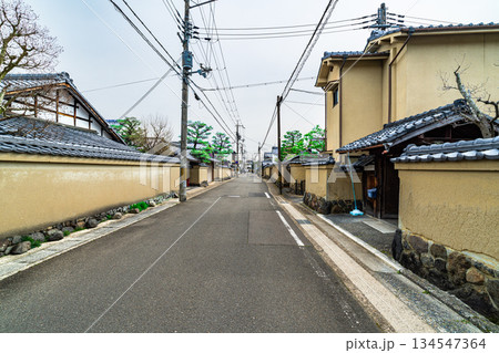 【重要伝統的建造物群保存地区】上賀茂　春の街並み11　京都府京都市北区 134547364