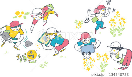 生活科の自然観察で撮影する紅白帽の子供たち ICT教育・生き生きタブレット学習シリーズ 生活科の自然観察で撮影する紅白帽の子供たち ICT教育・生き生きタブレット学習シリーズ 134548728