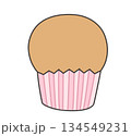 ピンクのカップのシンプルなカップケーキのイラスト 134549231