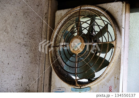 古い扇風機 134550137