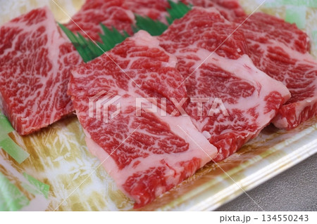 霜降り肉 牛肉 サシ スーパーマーケット 精肉店 ステーキ ハレの日 お祝い 焼肉 ひとり焼肉 霜降り肉 牛肉 サシ スーパーマーケット 精肉店 ステーキ ハレの日 お祝い 焼肉 ひとり焼肉 134550243