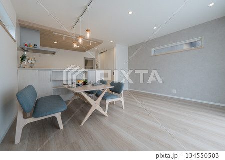 オシャレなリビング 134550503