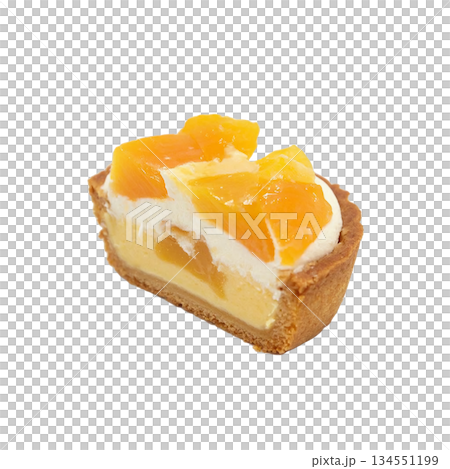 爽やかな甘酸っぱさが魅力的なオレンジタルトの一切れ 134551199