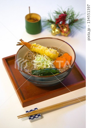 年越しそば 134551397