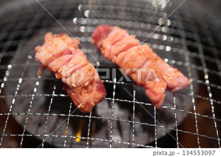 黒毛和牛焼肉(中落ちカルビ) 黒毛和牛焼肉(中落ちカルビ) 134553097