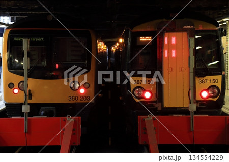 ロンドン・パディントン駅構内 134554229