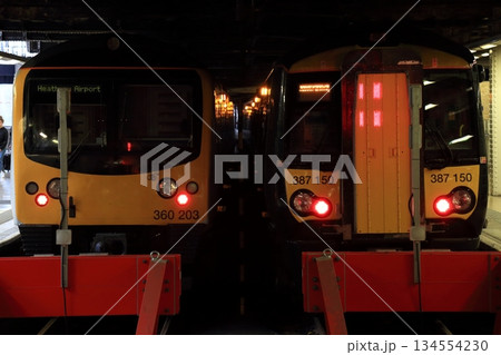 ロンドン・パディントン駅構内 134554230