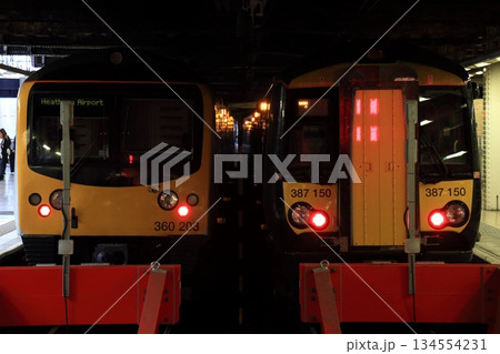 ロンドン・パディントン駅構内 134554231