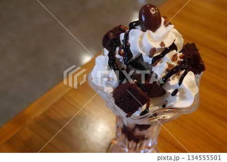 チョコレートパフェ 134555501