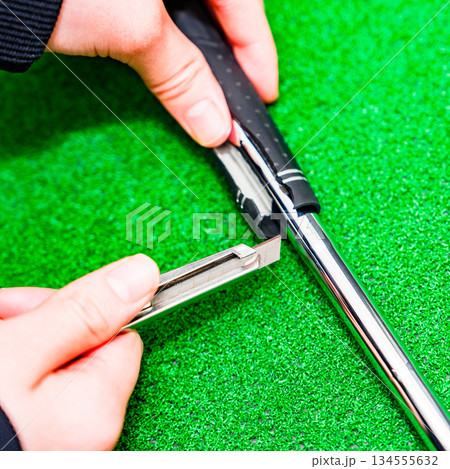 ゴルフ の グリップ の 交換 イメージ 【 golf の 消耗品 】 ゴルフ の グリップ の 交換 イメージ 【 golf の 消耗品 】 134555632
