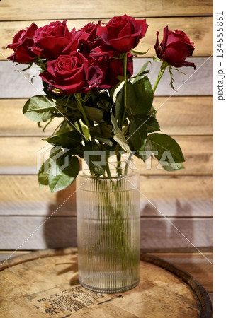 赤いバラ 134555851