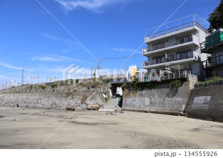 和賀江島より国道134号線を望む(神奈川県鎌倉市材木座6丁目) 和賀江島より国道134号線を望む(神奈川県鎌倉市材木座6丁目) 134555926