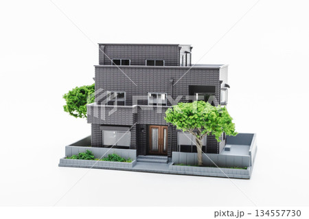 家の模型　白背景 134557730