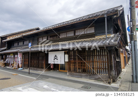 犬山城下町・本町の角に建つ【宿-SHUKU-下本町邸】(愛知県犬山市) 犬山城下町・本町の角に建つ【宿-SHUKU-下本町邸】(愛知県犬山市) 134558125
