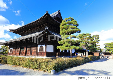 【京都府】晴天の建仁寺の法堂 【京都府】晴天の建仁寺の法堂 134558413