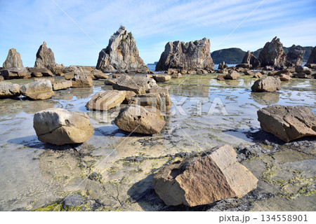Hashigui Rocks natural stone formations in Kushimoto Town in Kii Peninsula in Wakayama, Japan 134558901