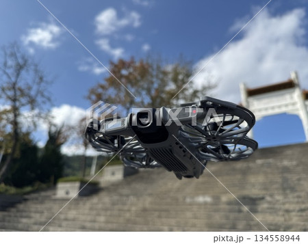 ドローン ドローン 134558944