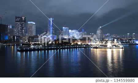 大さん橋から見たみなとみらいの夜景 134559980