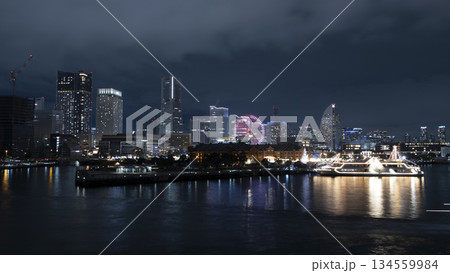 大さん橋から見たみなとみらいの夜景 134559984