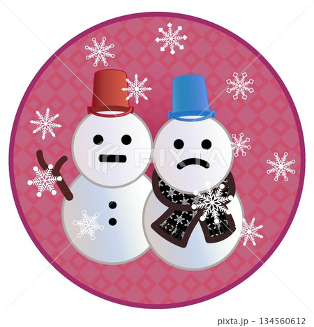 円形背景のついた雪だるまのイラスト 134560612