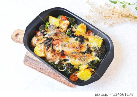 タラと野菜のマヨチーズ焼き 134561179