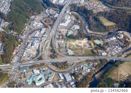 東北自動車道の仙台南インター付近を空撮 東北自動車道の仙台南インター付近を空撮 134562468
