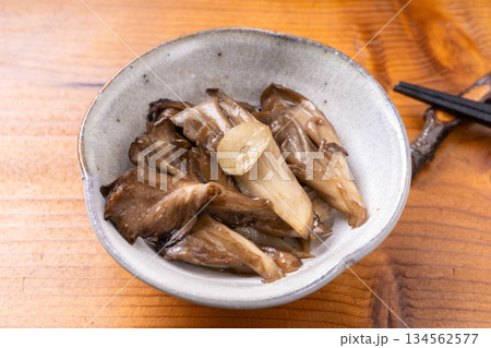 舞茸のにんにく炒め 舞茸のにんにく炒め 134562577