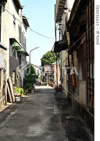 台灣、高雄観光 港湾都市 高雄市発祥の地 和風建築の残る路地 134563882