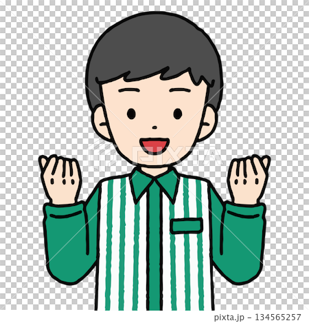 コンビニ店員の男性がガッツポーズをしている 134565257
