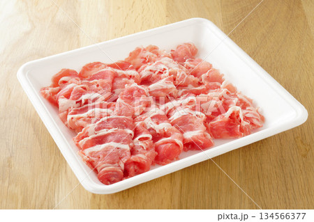 豚肉　肩ロース　切り落とし 134566377