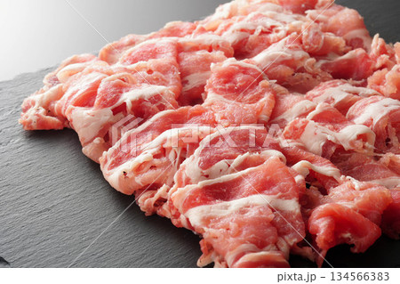 豚肉 肩ロース 切り落とし 豚肉 肩ロース 切り落とし 134566383
