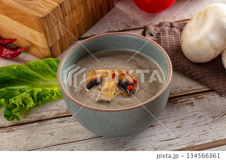 Cream mushroom soup with chamignon Cream mushroom soup with chamignon 134566861