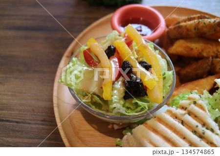 サラダ ｻﾗﾀﾞ 定食 134574865