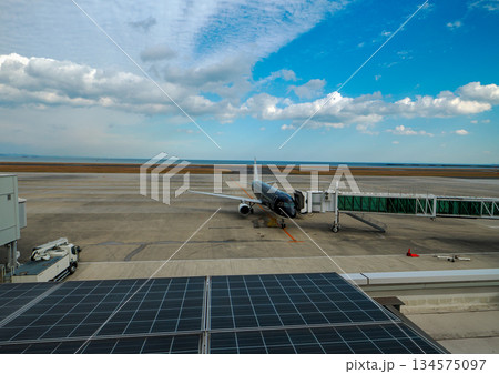 旅客機のある風景 旅客機のある風景 134575097