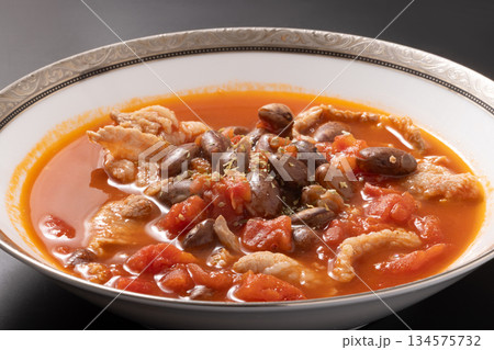 うずら豆と豚肉のトマト煮込み うずら豆と豚肉のトマト煮込み 134575732