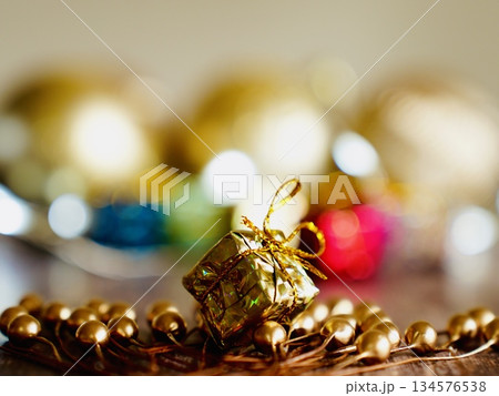 キラキラと輝くクリスマス 134576538