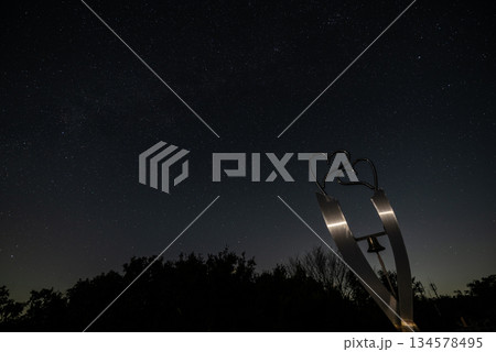 三重県 南伊勢町 見江島展望台から見上げる星空 三重県 南伊勢町 見江島展望台から見上げる星空 134578495