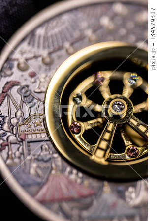 銀貨 コイン 硬貨 134579317