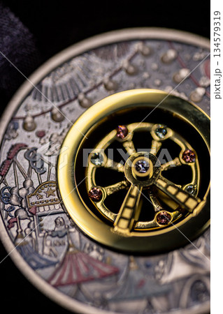 銀貨 コイン 硬貨 134579319