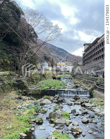 日本の温泉地風景 須雲川 日本の温泉地風景 須雲川 134579803
