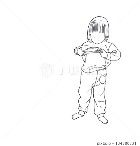 お着替えできた子どもの線画｜Child getting dressed line art 134580531