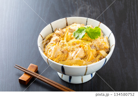 親子丼 134580752