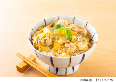 親子丼 134580770