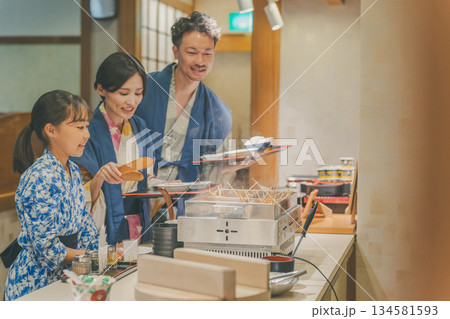 family trip　撮影協力：伊東小涌園 134581593