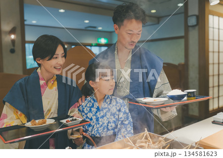 family trip　撮影協力：伊東小涌園 134581623