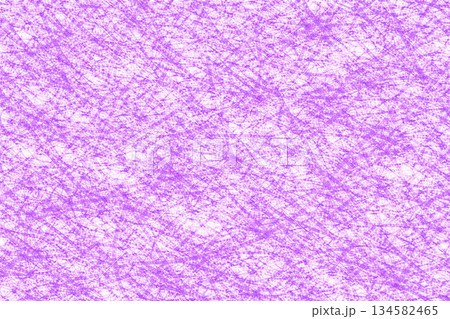 紫のクレヨン手描きテクスチャ背景 紫のクレヨン手描きテクスチャ背景 134582465